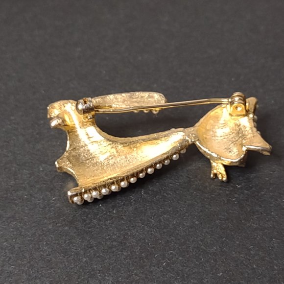 Gold Tone Faux Pearl Cat Brooch With Green Eyes - Picture 14 of 15